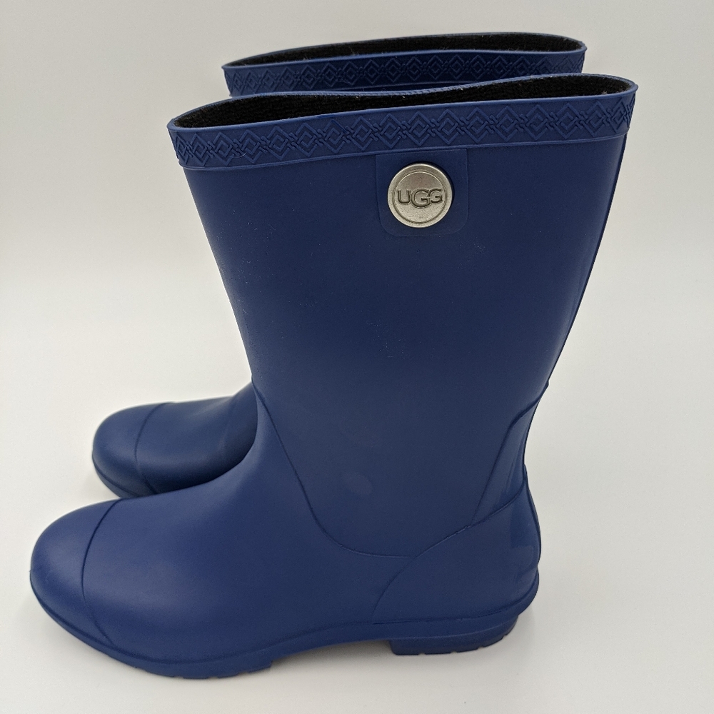 UGG rain boots with Shearling insole. Brand new!